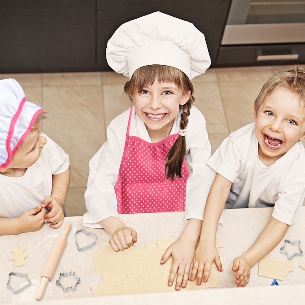 Children's apron cake cooking tools