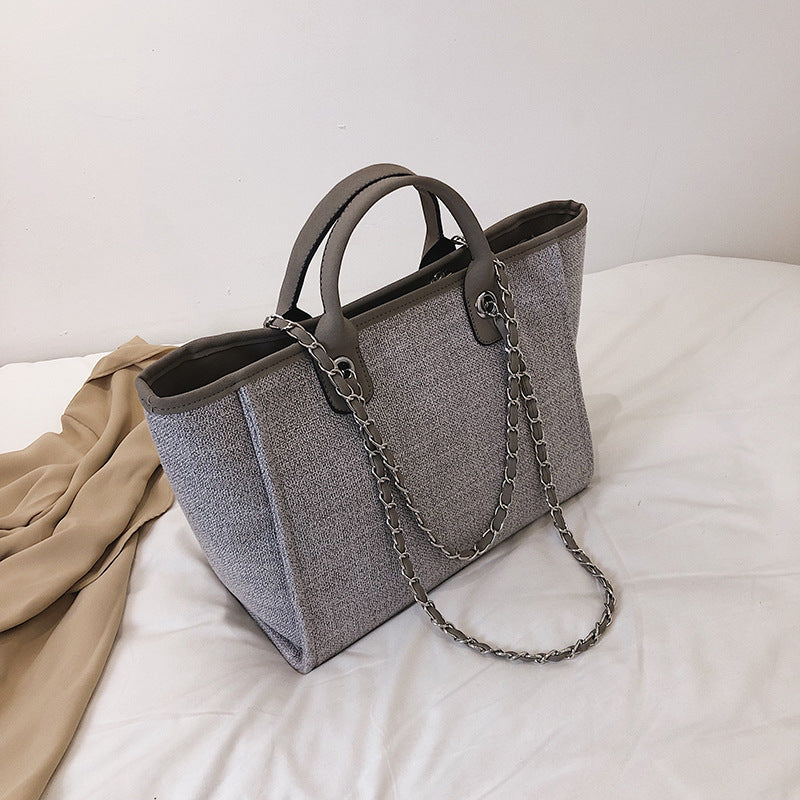 Simple canvas handbag