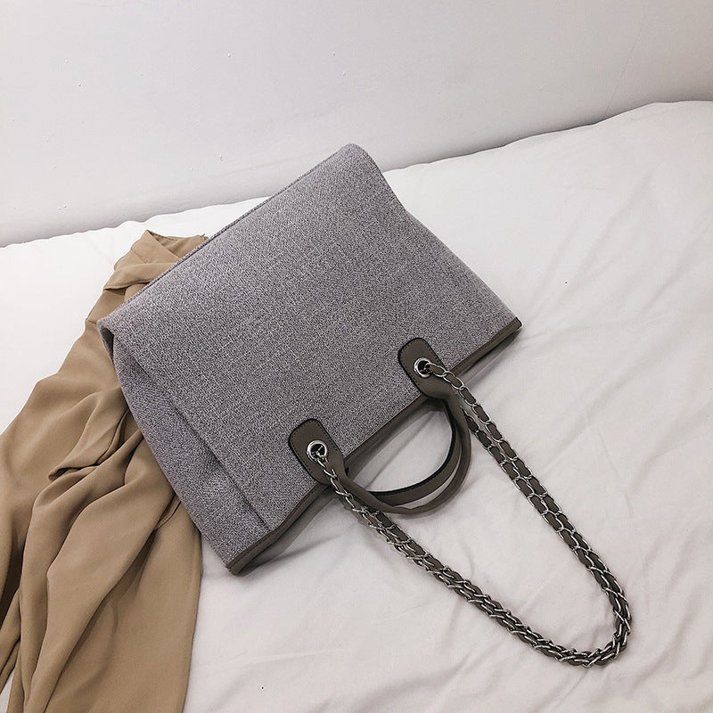 Simple canvas handbag