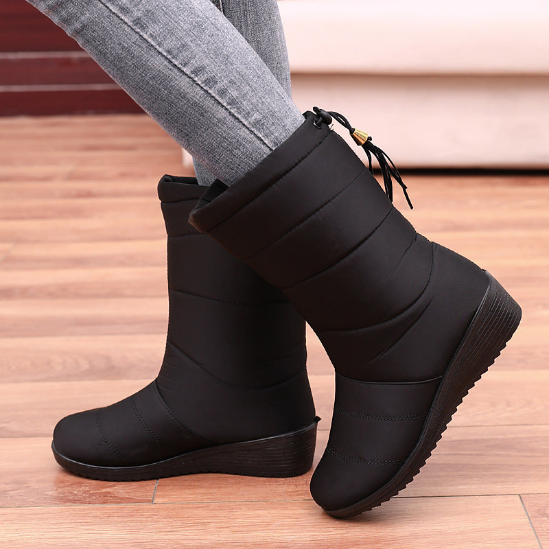 Warm mid-leg boots